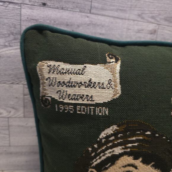 Manual Woodworkers & Weavers 1995 Collector Christmas Edition Pillow 12" X 11" - Picture 2 of 7